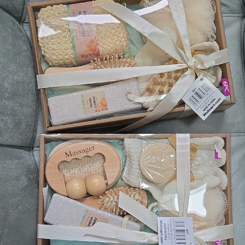 Bath Accesory  Gift Set -  New - Perfect For XMAS gift - 2 Sets